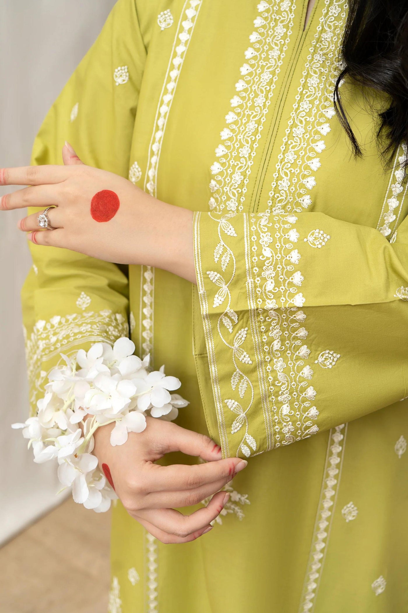 URGE - 3PC Dhanak LUXURY EMBROIDERED with printed shawl